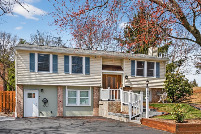 Building Photo - 19204 Saint Johnsbury Ln