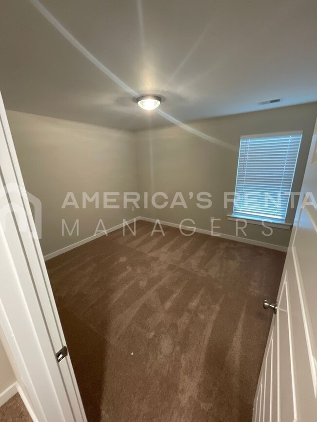 Building Photo - Home for Rent in Oak Grove, AL!!! Available to View with 48 Hour Notice!!!