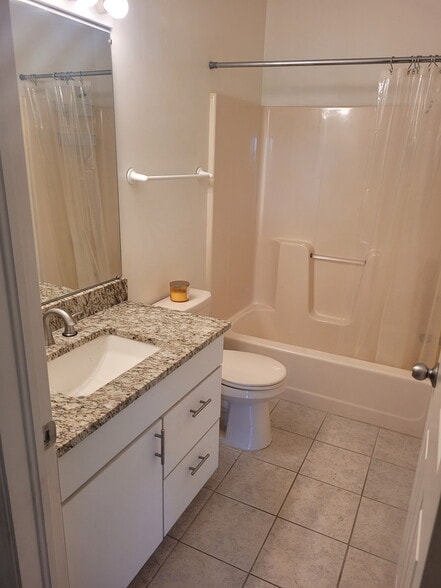 Building Photo - 6505 Saint Andrews Dr