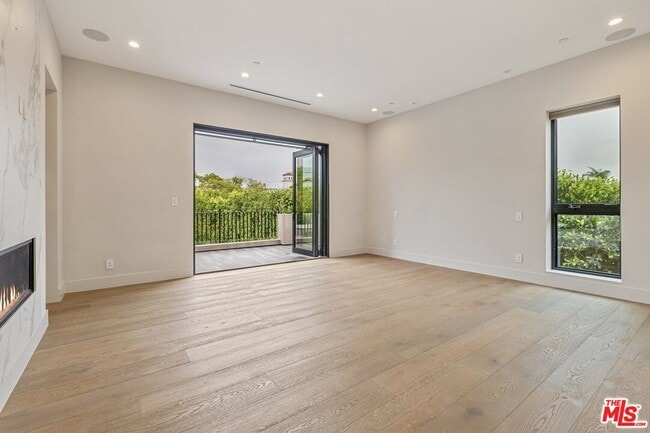 Building Photo - 6361 Drexel Ave