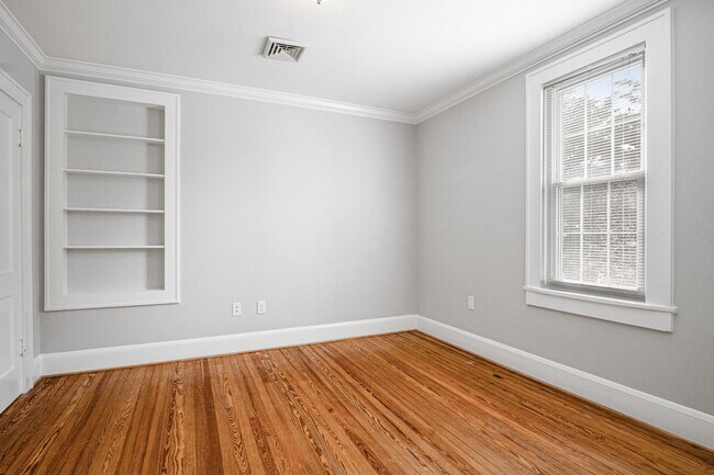 Building Photo - 545 Montgomery St