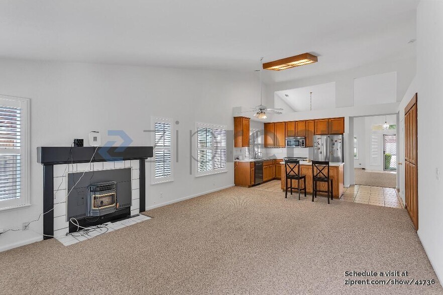 Building Photo - 10034 River Oaks Dr