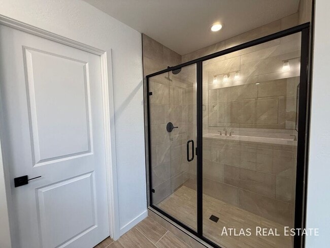 Building Photo - 16973 W Allen St.