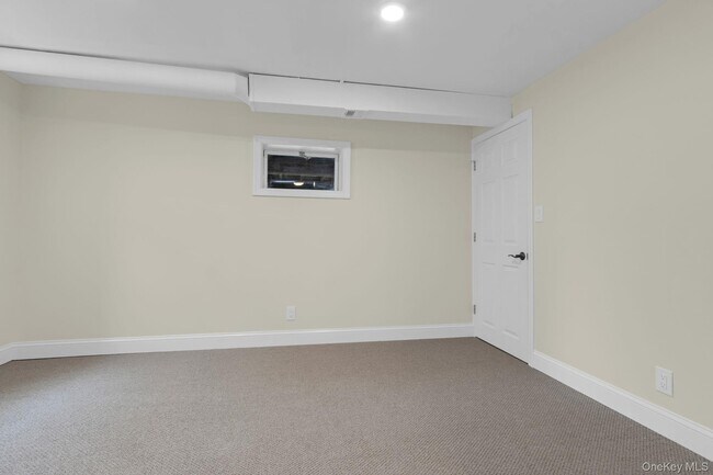 Building Photo - 21 Reading Rd