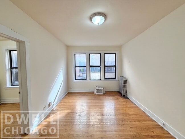 Building Photo - 1540 N Kedzie Ave