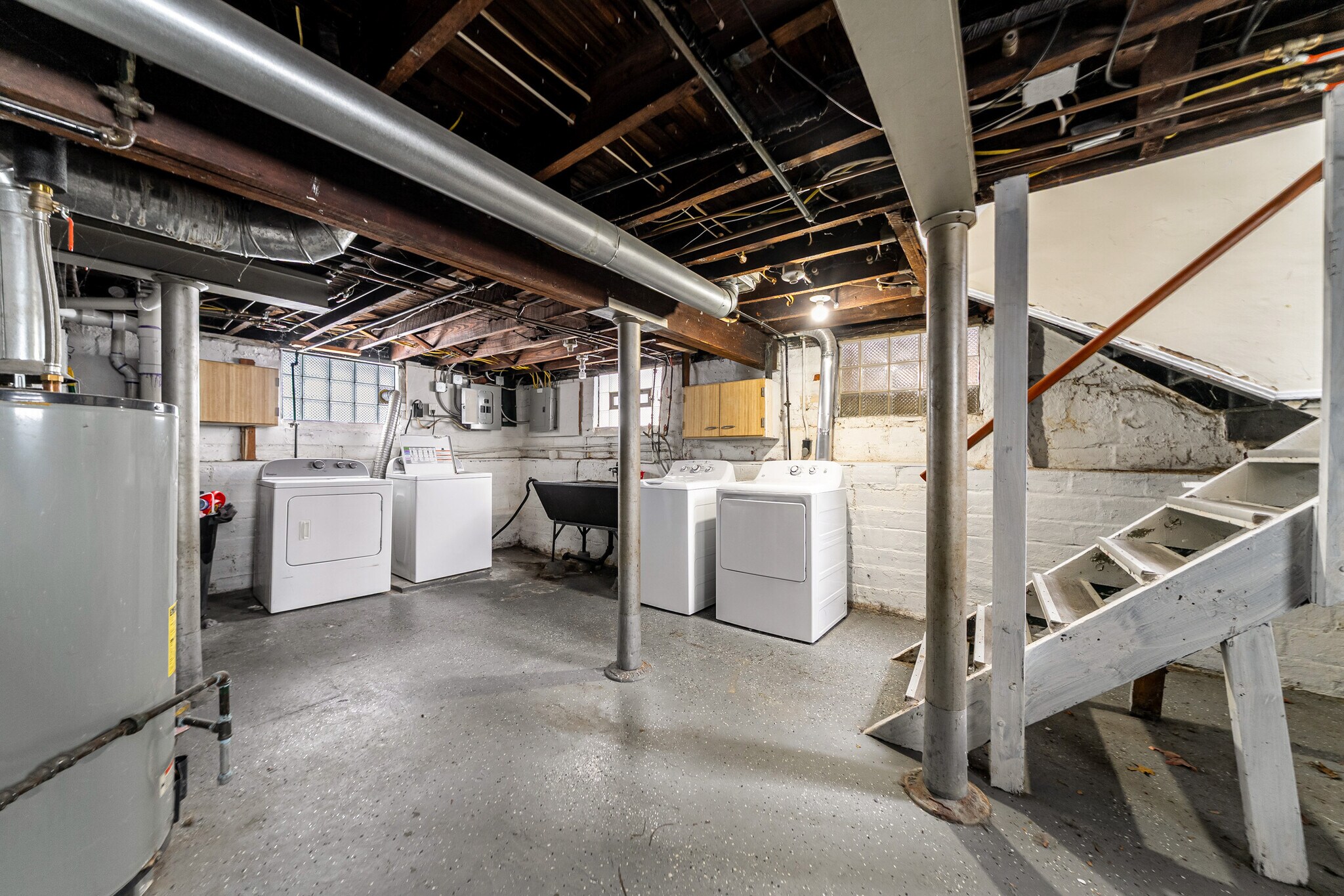 Building Photo - 2167 Carabel Ave