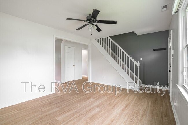Building Photo - 712 Hill Top Dr