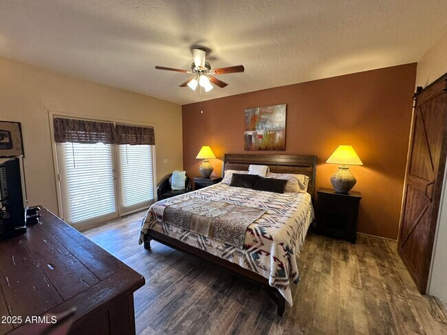 Building Photo - 11011 N Zephyr Dr