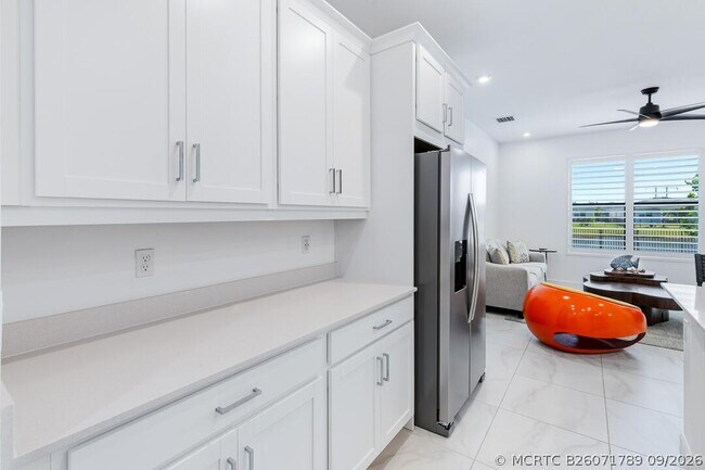 Building Photo - 14131 SW Thorens Dr