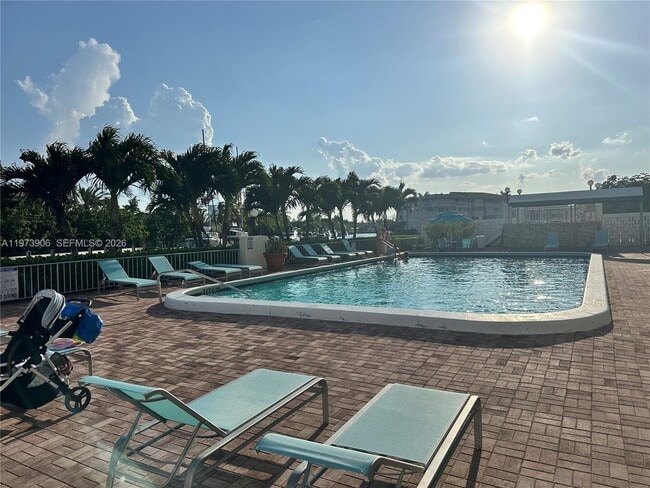 Building Photo - 401 Golden Isles Dr