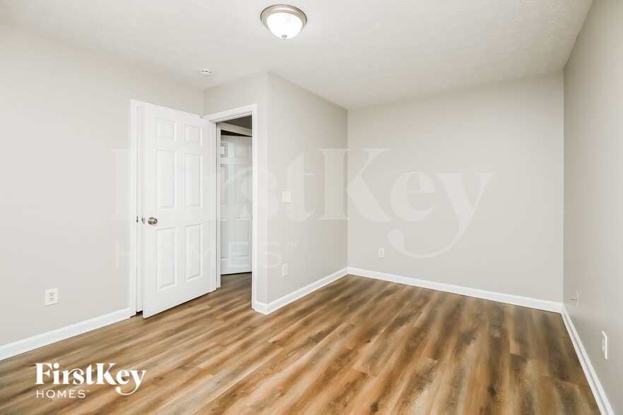 Building Photo - 9161 Thrash St SW