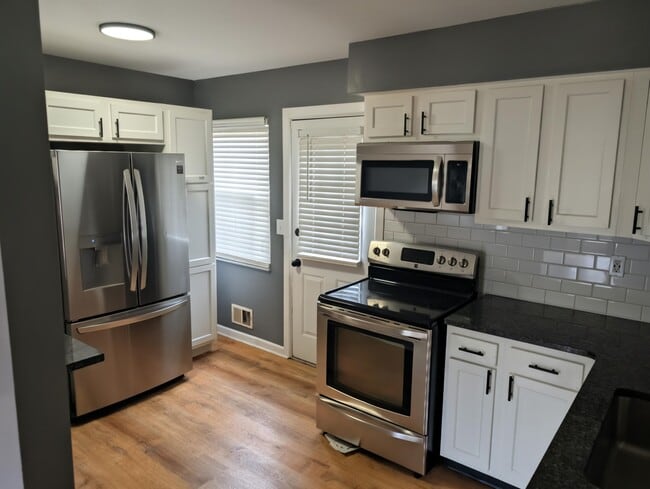 Building Photo - 5726 Beechcroft Rd