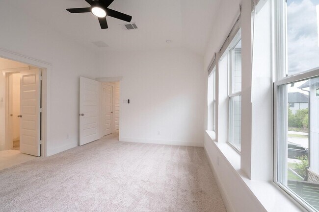 Building Photo - 15115 Parkland Canyon Dr