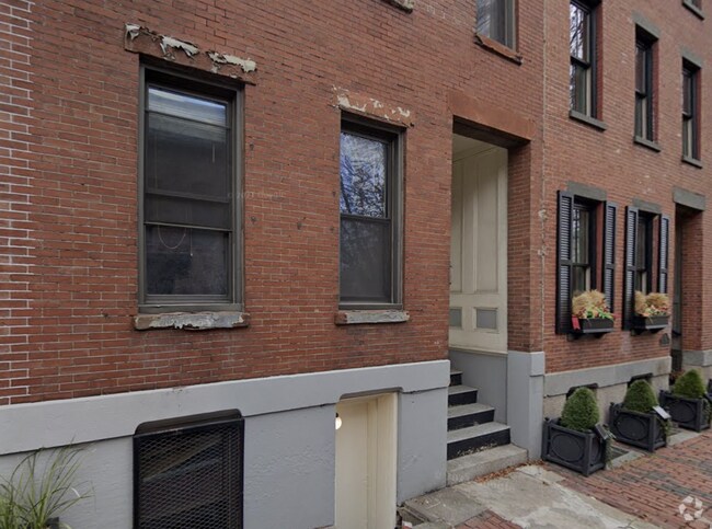 Building Photo - 38 Bradford St