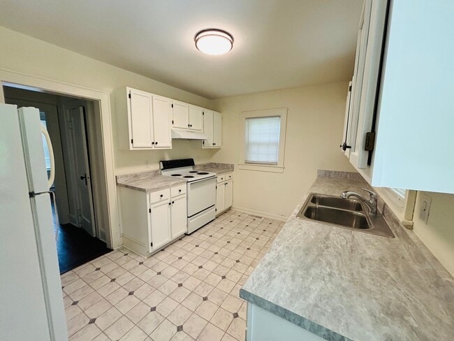 Building Photo - 514 Sunrise Dr