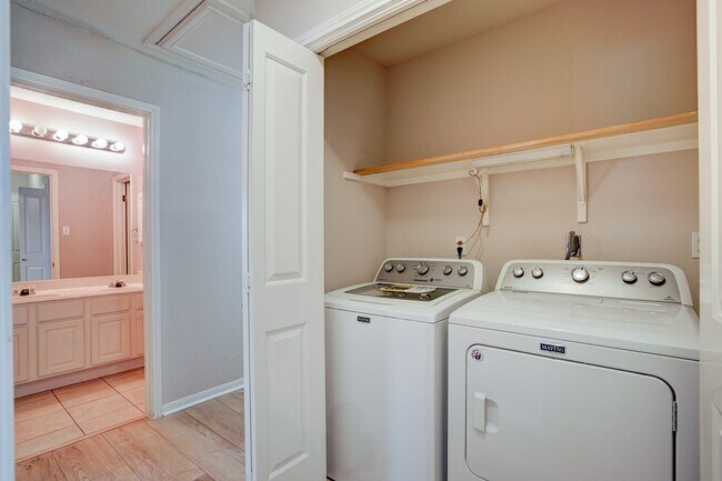 Building Photo - 9137 Fainwood Ln
