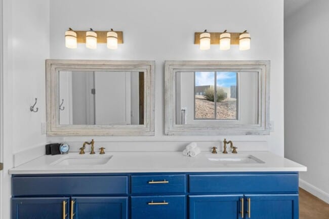 Building Photo - The Desert Jewel