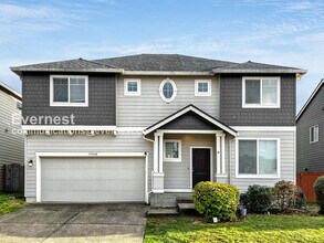 Building Photo - 5 Bed/3 Bath Home with Garage & Fenced Yar...