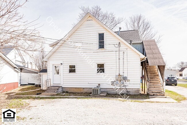 Building Photo - 1703 Sprott St