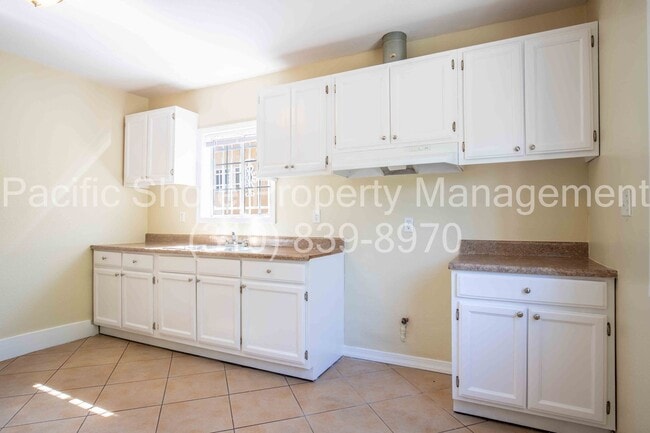 Building Photo - 1411 Fedora St