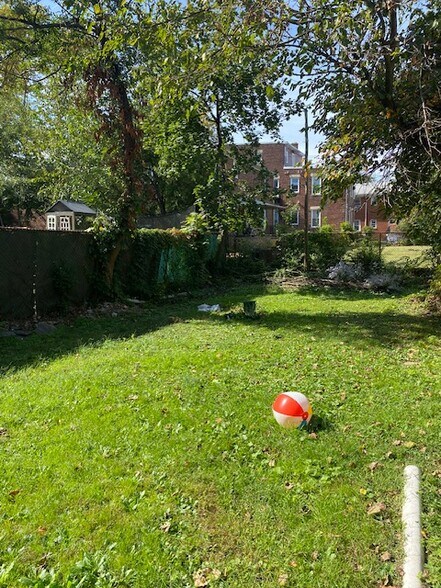 Building Photo - 805 Stuyvesant Ave