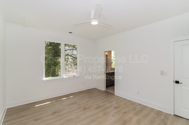 Building Photo - 422 Sylvania Ave