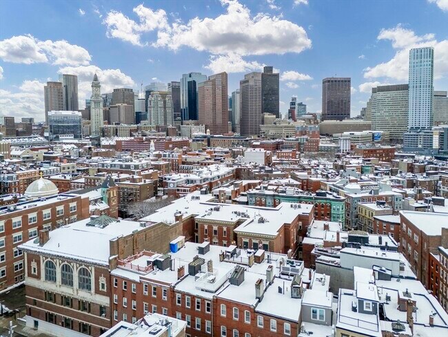 Building Photo - 176 Salem St