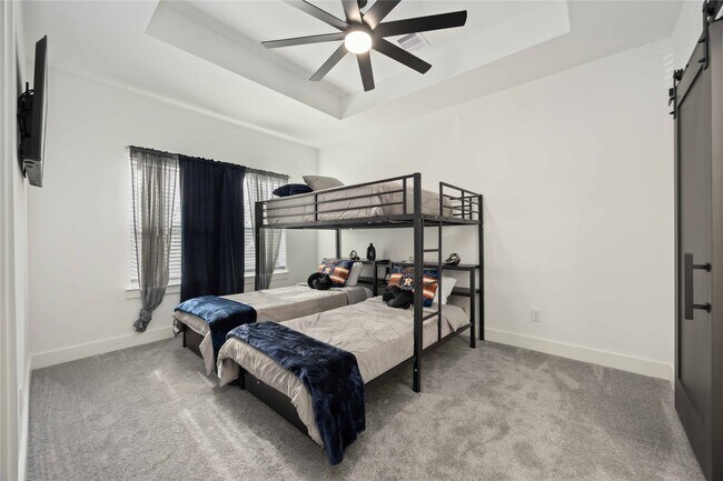 Building Photo - 964 Lucky St