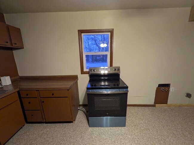 Building Photo - 1005 S Pittenger Rd