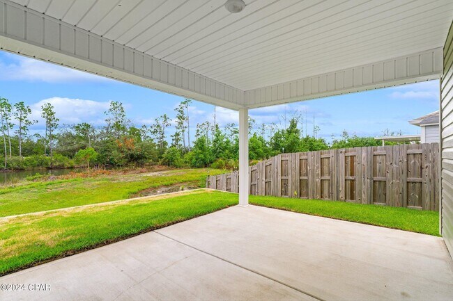 Building Photo - 240 Red Bay Rd