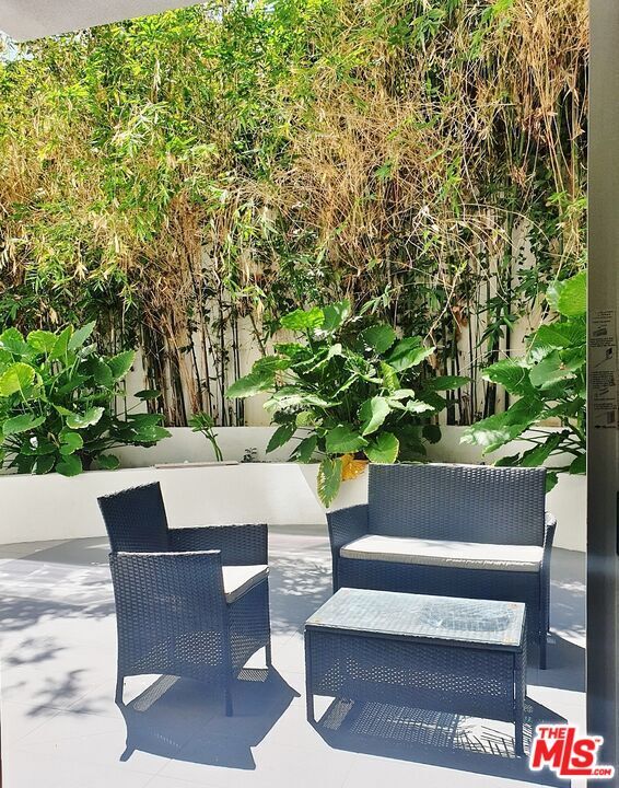 Building Photo - 1611 S Beverly Glen Blvd