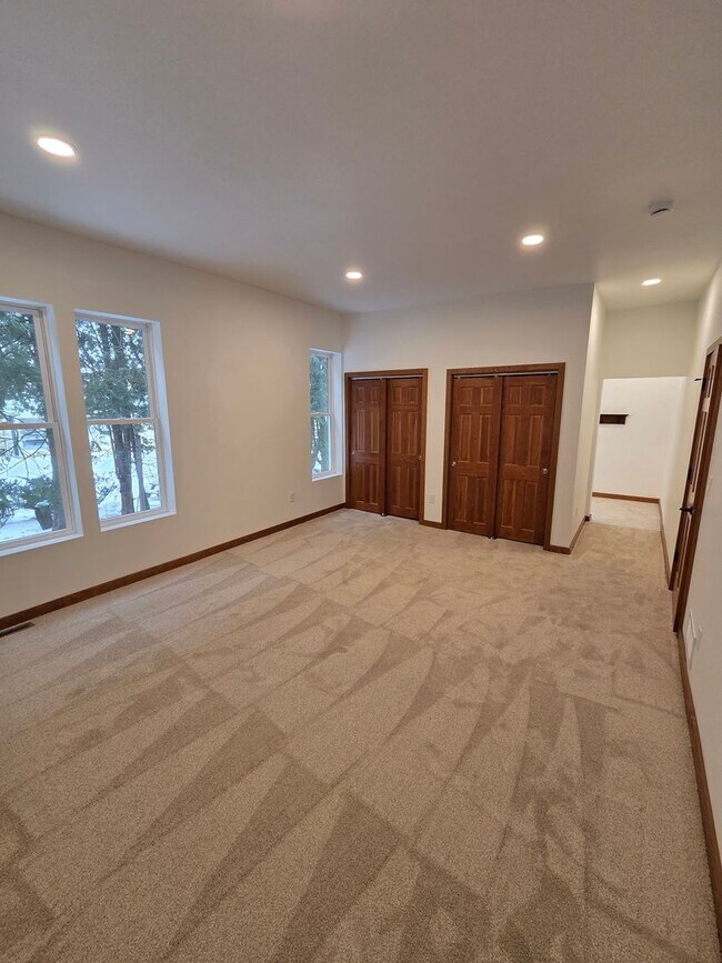 Building Photo - 2904 Parkridge Ave