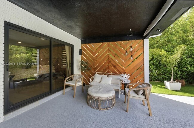 Building Photo - 9935 Ramblewood Dr