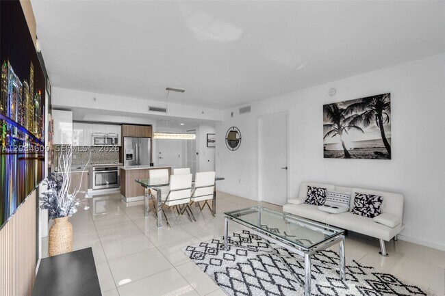 Building Photo - 5252 NW 85th Ave