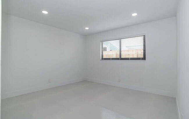Building Photo - 524 NW 53rd St