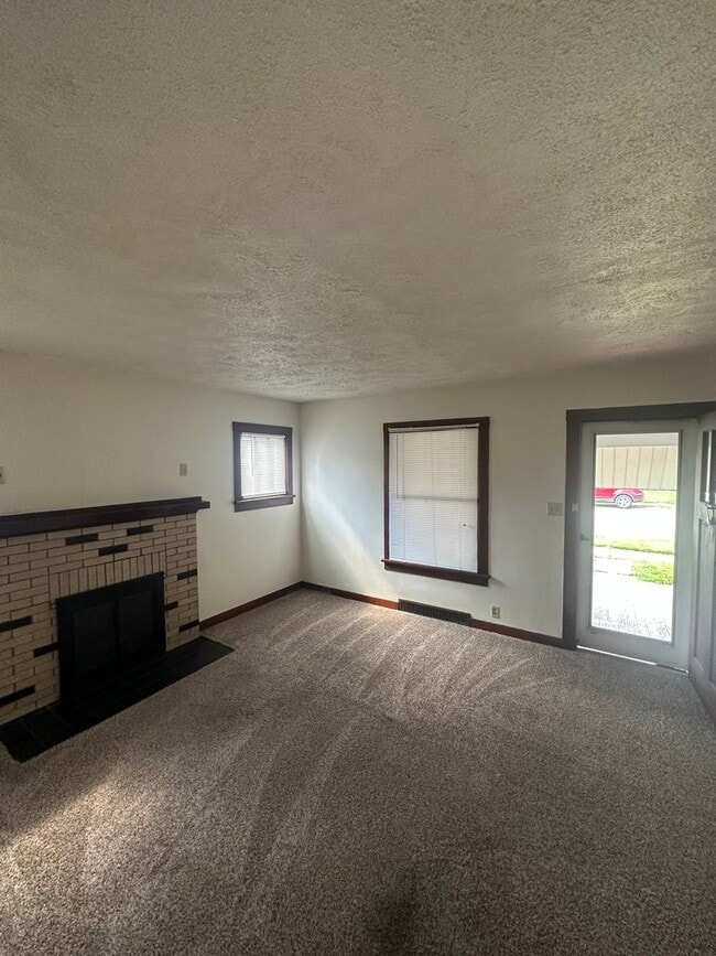 Building Photo - sun916