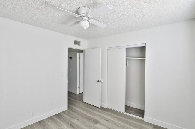 Building Photo - 1417 E Southern Ave