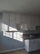 Building Photo - 245 W 83rd St