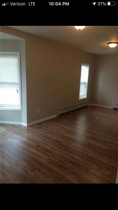 Building Photo - 1058 S Plymouth Ave