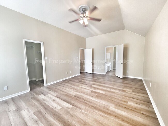 Building Photo - 2715 Sailors Moon Dr
