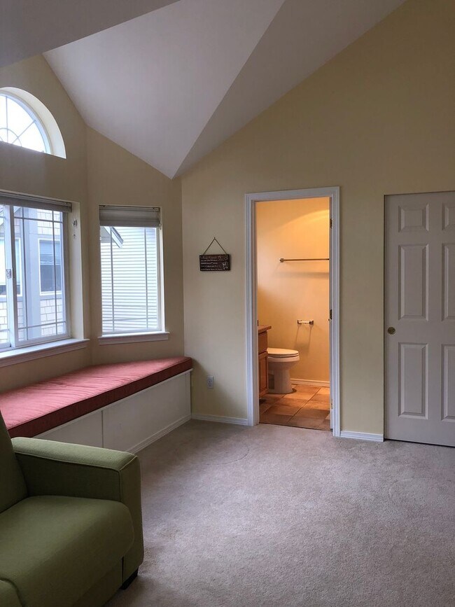 Building Photo - 3Bd/3Ba Seattle Townhouse
