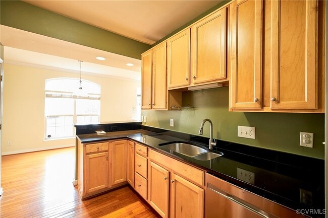 Building Photo - 444 Kingscote Ln