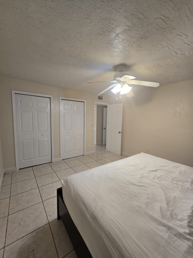 Building Photo - 28021 SW 142nd Ct