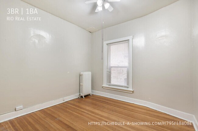 Building Photo - 903 E 14th Ave