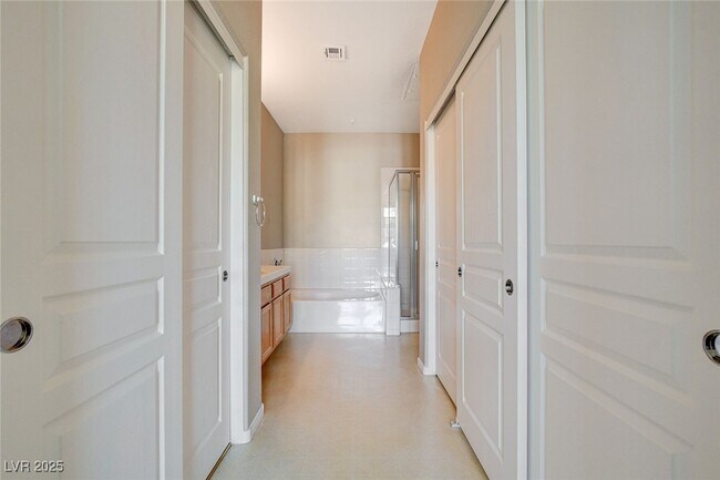 Building Photo - 669 Peachy Canyon Cir