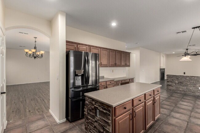 Building Photo - 4618 E Brilliant Sky Dr