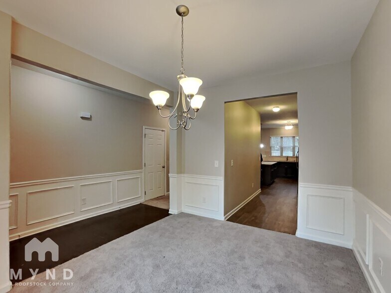 Building Photo - 2455 Quincy Loop