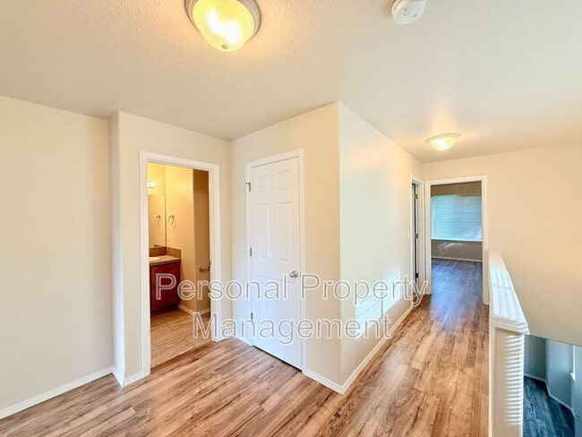 Building Photo - 13024 NE 26th St