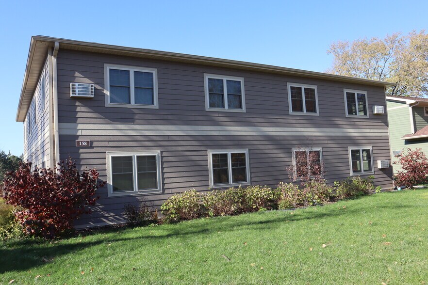 Building Photo - 158 N Tratt St