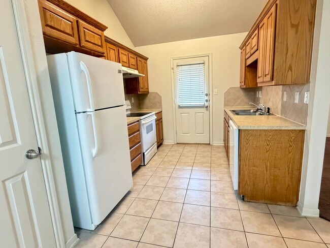 Building Photo - 608 Olaf Dr